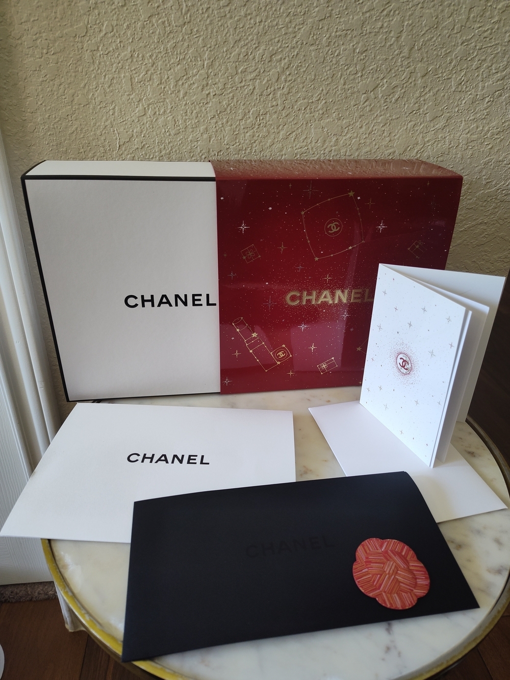 CHANEL Holiday Gift Box Presentation Set Sleeve Card Envelope White EUC